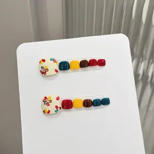 12pcs/bag  "Toenails"Flowers Show White In Spring and Summer, Short Cute Flowers, Simple Solid Color Toe Nail Art, Elegant and Simple High-grade Sense of Hand-pressed Toenails, Suitable For Daily, Holiday and Banquet Wear.