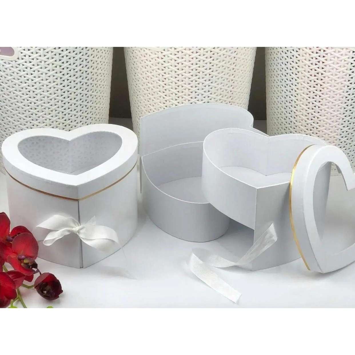 Heart Shaped Flower Box, Floral Gift Box, with Lids, Size 9x8x6.5, for Luxury Style Flower Arrangements (White)