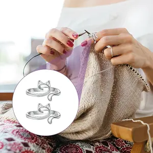 2 Packs Adjustable Crochet Yarn Guide Rings with Box – Cat Design Finger Loop Holders, Useful Knitting Gift for Mom, Grandma & Crochet Lovers