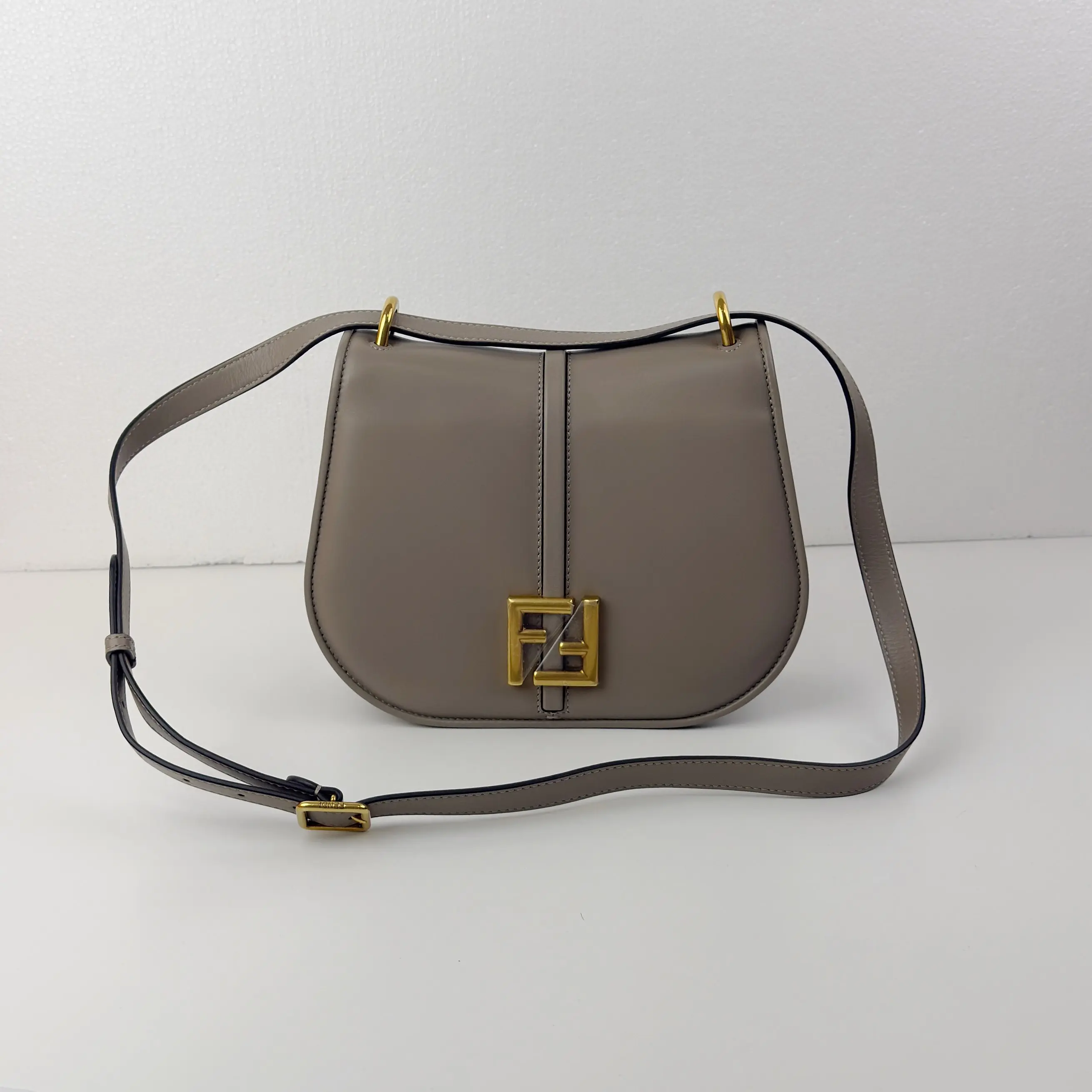 Pre-owned FENDI C’Mon shoulder bag with FF logo, calf leather, elephant gray, single shoulder design mssj