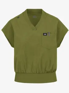 koi Solis Trinity Women's 1-Pocket STRETCH Banded Bottom Split V-Neck Scrub Top