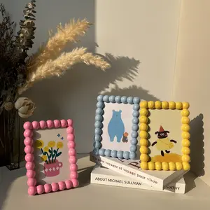 Resin Cartoon Decorative Photo Frame, Household Tabletop Picture Display Frame, Cozy Family Photo Ornament, Standing Desktop Photo Holder, Decorative Frame for Living Room Bedroom Kids Room, Fits 6inch and 7inch Photos