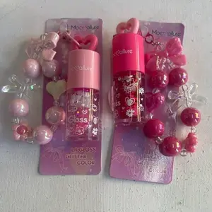 Mocallure Lip Gloss Glitter Color with Heart Charm Bracelet - Pink & Red Options for Women