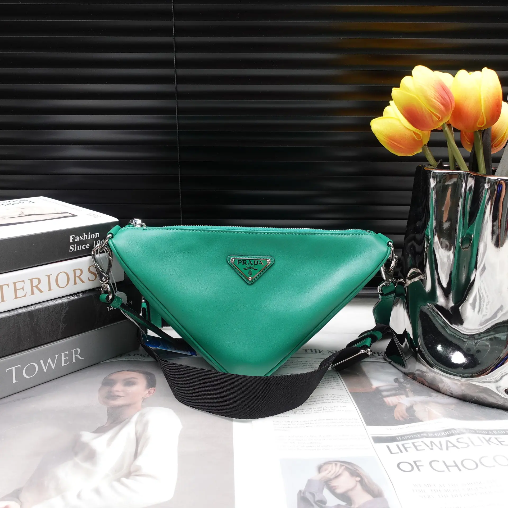 Pre-owned PRADA Calfskin Shoulder Bags Re Edition 2000 Green Shoulder Bag T10231500