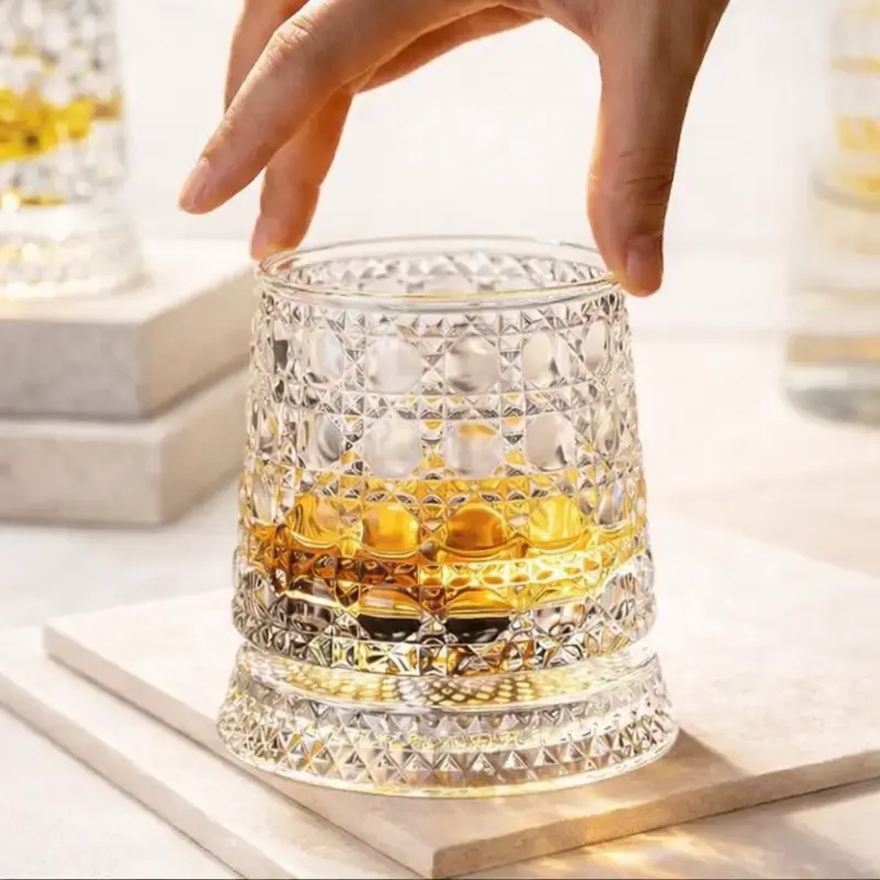 2Pcs 360° Rotating Crystal Whiskey Glass – Diamond Cut Spinning Tumbler for Wine & Cocktails, Premium Barware Gift Cup