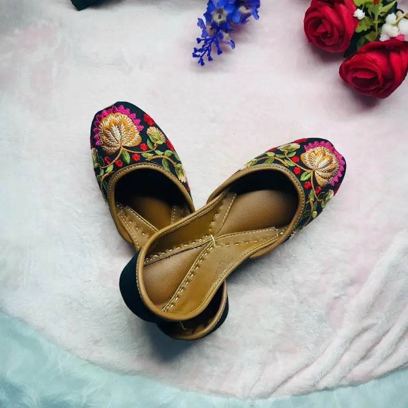 Handmade Floral Embroidered Jutti – Ethnic Punjabi Khussa Shoes – Traditional Bridal & Party Wear Mojaris