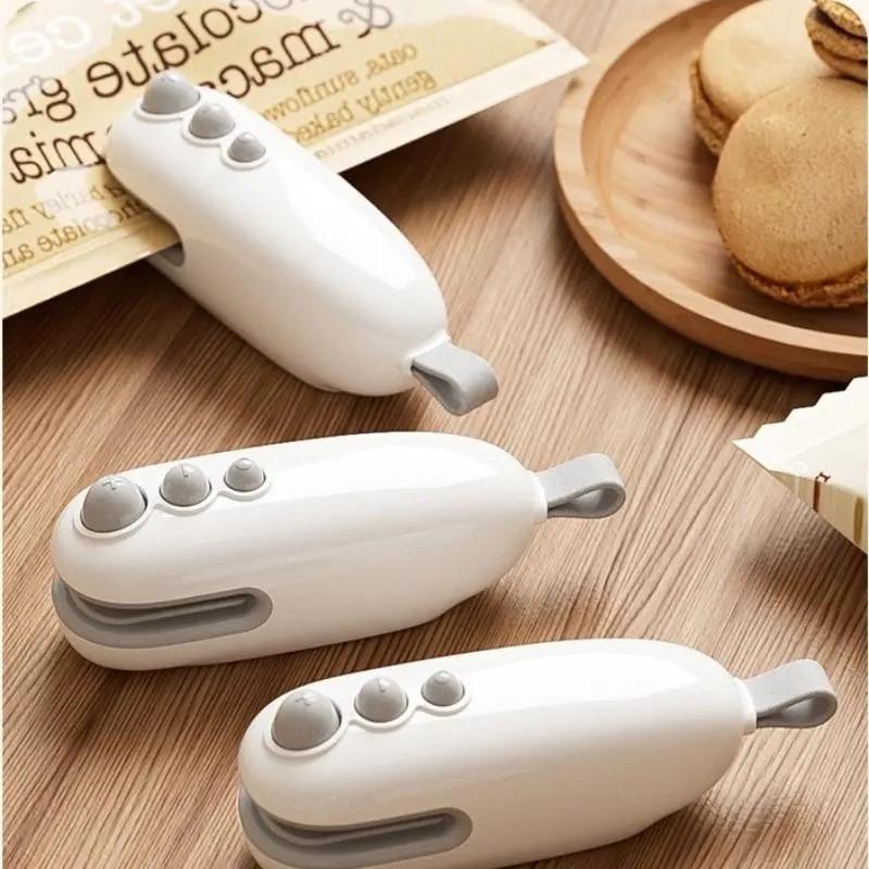 Mini snack bag sealing machine,USB rechargeable chip knife, plastic bag resealing machine, keep food fresh food storage sealer