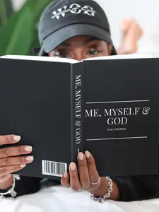Me, Myself & God Daily Journal - Personal Journal for Deepen Your Relationship With God
