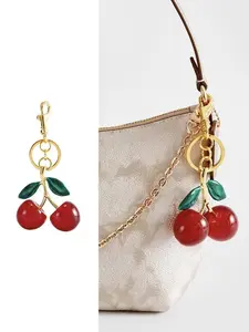 1pcs New Cute Rhinestone Cherry Keychain, Shiny and Glitter Pendant, Women's Cherry Key Ring, Faux Diamond Fruit Charm, Valentine's Gift