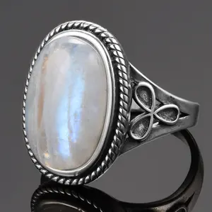 R134 – Natural Oval Chalcedony Vintage  Ring!