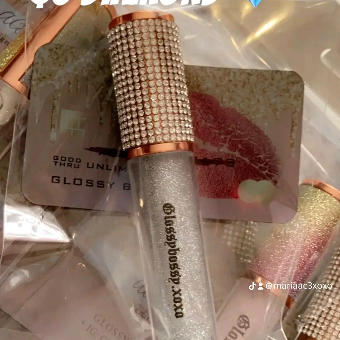 Clear Glitter Lipgloss with Peppermint Scent for Subtle Sparkle and Refreshing Invigoration