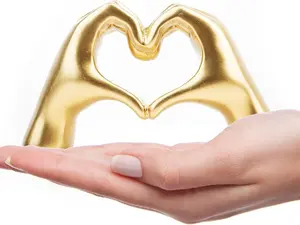 Gold Small Heart Hands Resin Sculpture Decor - Modern Aesthetic Table Ornament for Living Room, Office Desk - Romantic Wedding, Birthday Gift