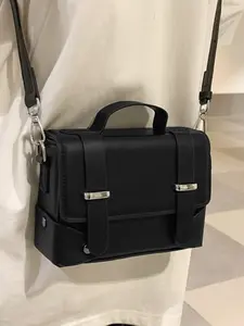 Sweet cool style metal button pleated single shoulder bag, small and exquisite chain strap, niche design worn cross-body, personalized retro cloud shape suitable for daily, shopping and dating, etc. Crossbody Chain Bag