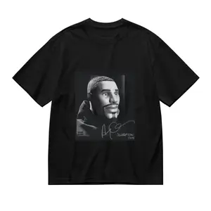 Black & White Hip-Hop Artist Portrait Signature Graphic Tee - Vintage Rap Icon Oversized Shirt for Men Women, Streetwear Fan Casual Top