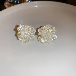 Flower earrings 2023 new hot style fashion high-end net red earrings suitable for summer small fragrance earrings