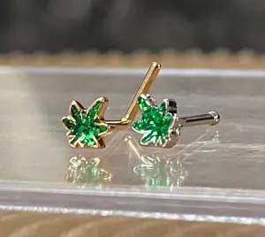 1pc Glittery Marijuana Leaf Top 20g L-Bend or Stud Nose Ring Surgical Steel Pot