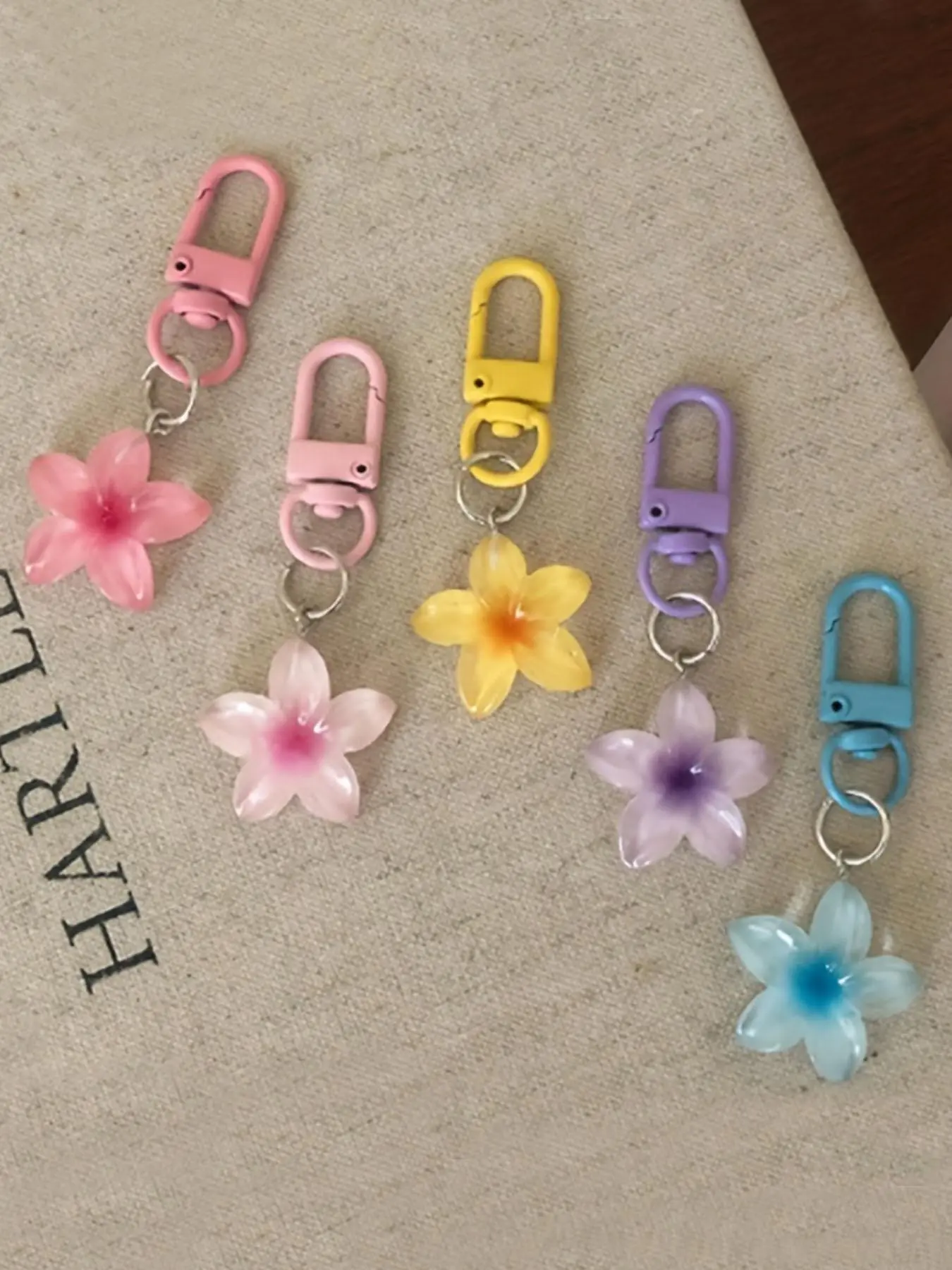Cute Flower Design Keychain, Transparent Flower Keychain for Women & Students, Fashion Accessories for Bag Decoration, Floral Pattern Keychain, Keychain For Bags