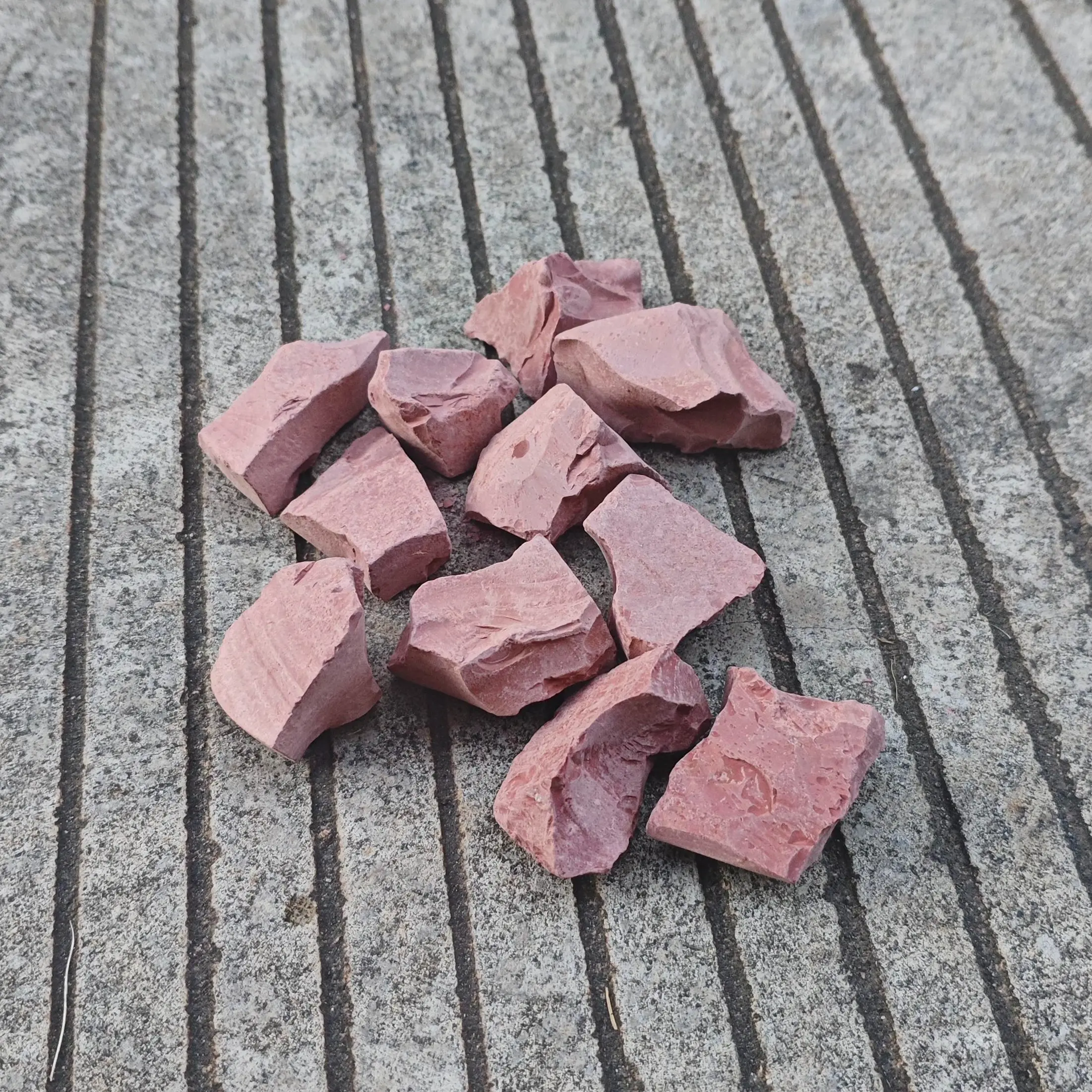 Texture Lover's Dream  Ural Red Clay Chunks (7oz/200g) | 100% Pure Natural Edible Kaolin, Earthy Aroma, Zero Chemicals, Cosmetic Grade, Slightly Sticky When Wet – For Pica Cravings, DIY Spa & Craft
