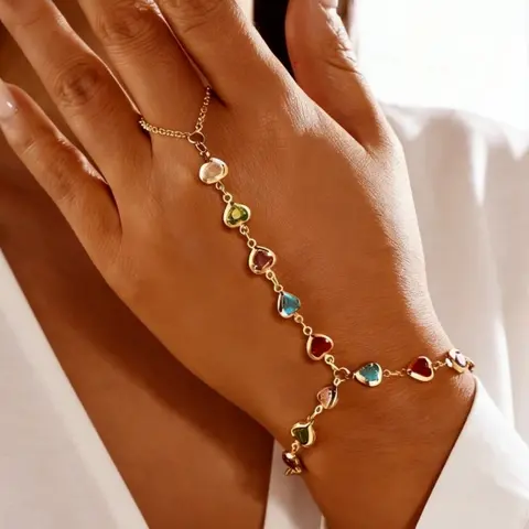 A stylish and colorful faux crystal versatile ring and bracelet set, suitable for daily wear, vacations, dates, and other occasions, and also a delightful and exquisite little gift.