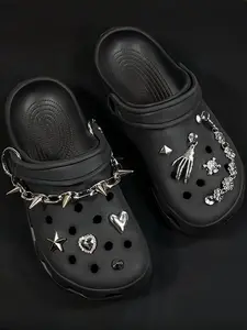 Punk Hollow Out Heart & Chain Design Shoes Decoration, Bling Shoe Charms, Fashionable Comfort Shoes Decorations for Clogs Men Women Unisex, Gift for Decor Daily Footwear