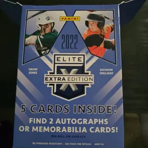 Panini Elite Extra Edition Blaster Box 2022 - 5 Cards Inside Find 2 Autographs or Memorabilia Cards per Box