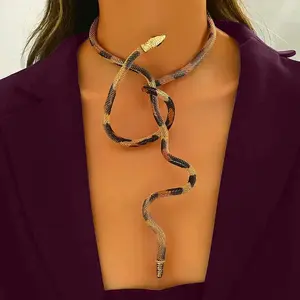 1 women's adjustable snake chain necklace - punk style gold snake pendant, black orange snake pattern light beige, fashionable and versatile party daily wear gift, creative neckpiece, bold trend accessory
