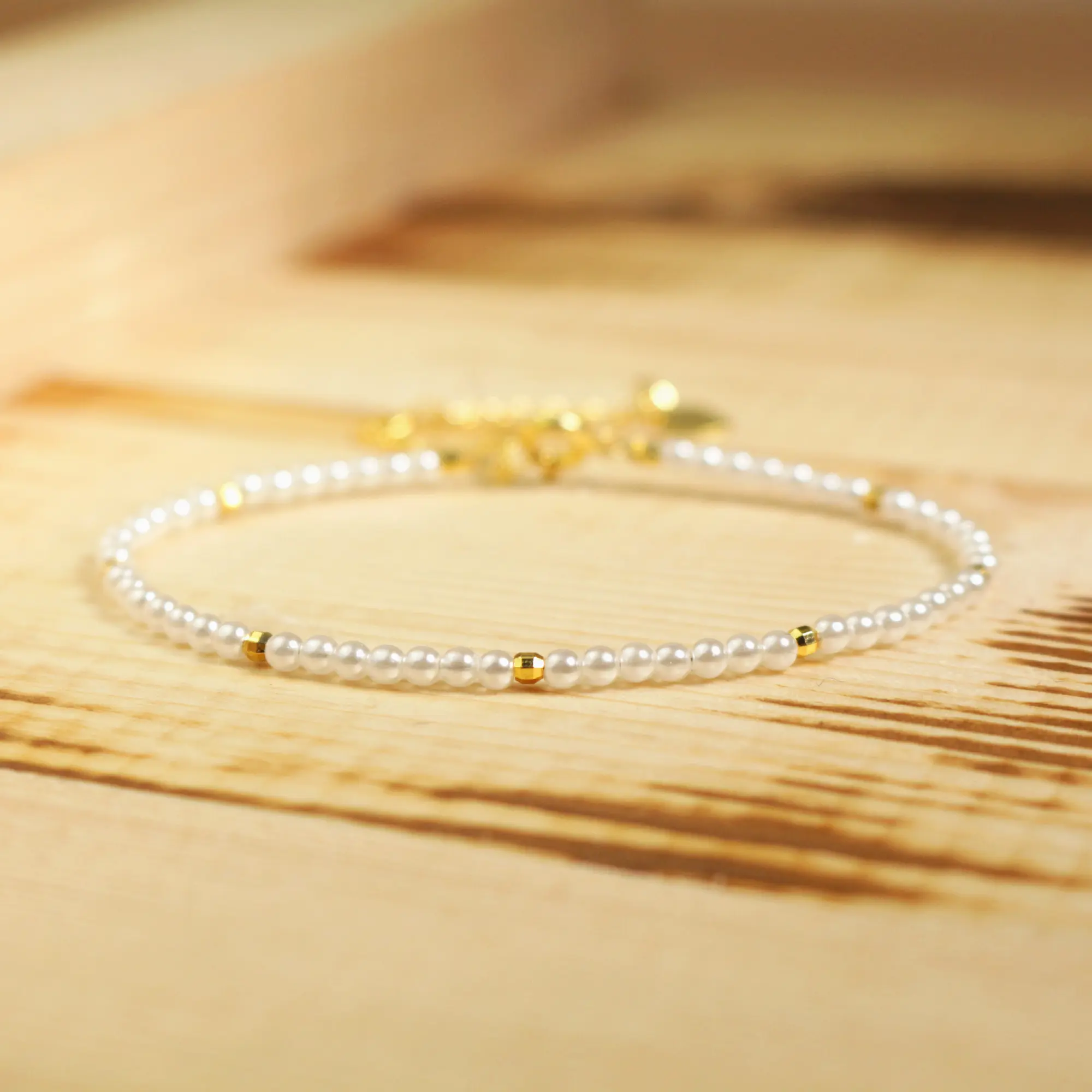 Fresh Water Pearl Bracelet 3mm Mother of Pearl Dainty Bracelet Delicate White Pearl Beaded Bracelet Anklet Minimalist Style Handmade Gift to her, gift to him, Pearls Beaded, Exquisite Bracelet