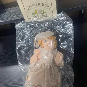 NEW - AVON COUNTRY KITCHEN SPICE ANGEL