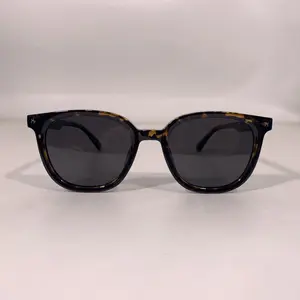 Tortoise Classic Unisex Full Rim Eyewear Frames