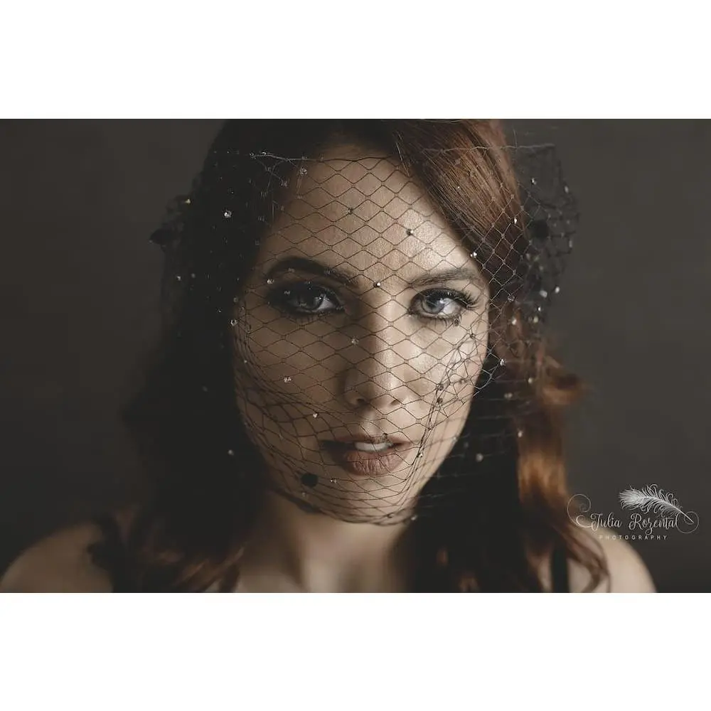 Fishnet Veil With Rhinestones - Black