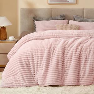 DealsForYouDays - BEDELITE Fleece Queen Comforter Set, Super Soft & Fluffy Pink Bedding, Luxury Fuzzy Heavy Bed Set for All Season with 2 Pillow Cases, Machine Washable, All Sizes, Girl Room Decor, Aesthetic Room Decor
