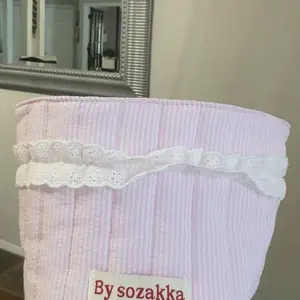 Cute Quilted Makeup Storage Basket, Scalloped Baskets Multifunctional Large Capacity Storage Basket, Desktop Storage Organizer for Home Office