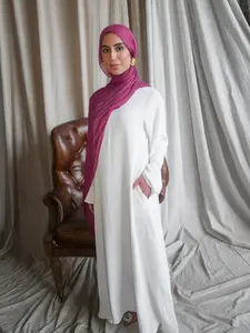 Dina Abaya