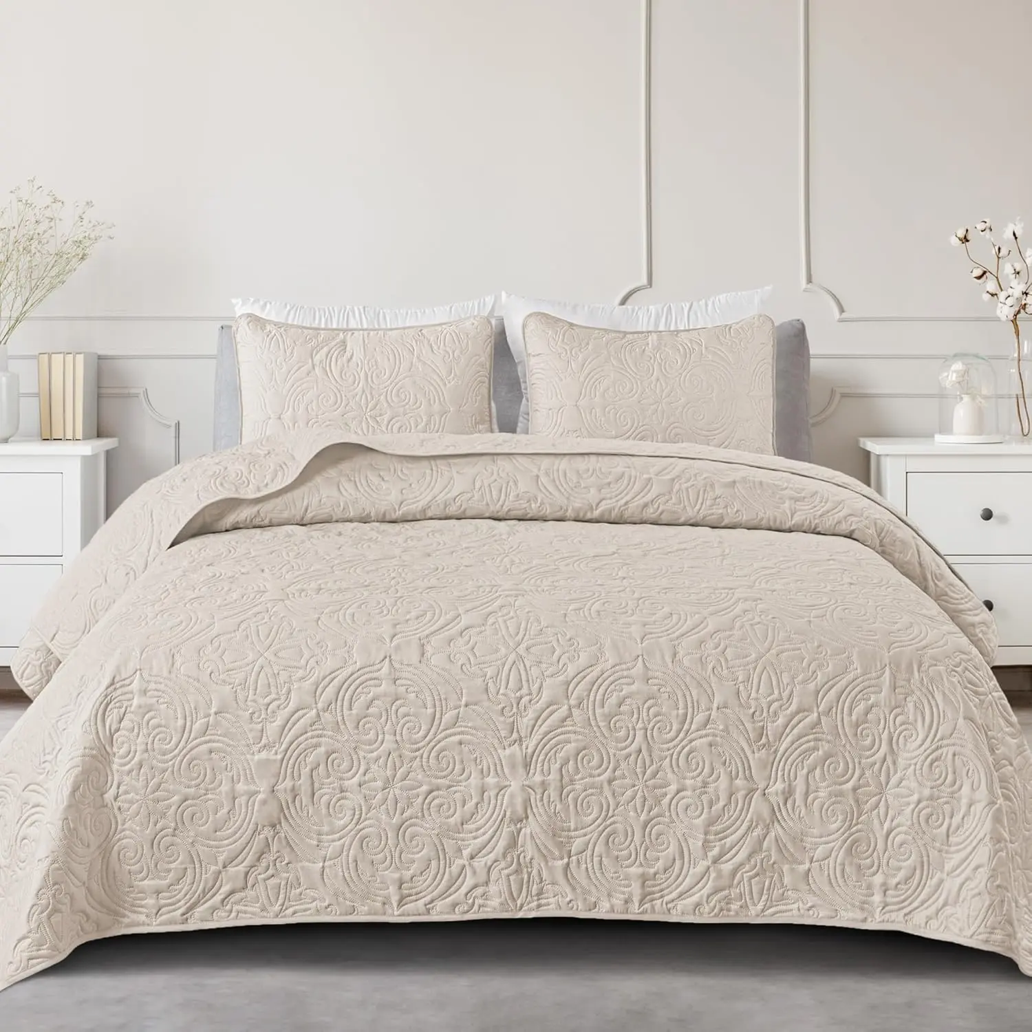 Queen Size Bedding Set| Lightweight Brich Beige Bedspread, Soft Microfiber, Vintage Damask Pattern, All Season Bed Coverlet with Pillow Shams