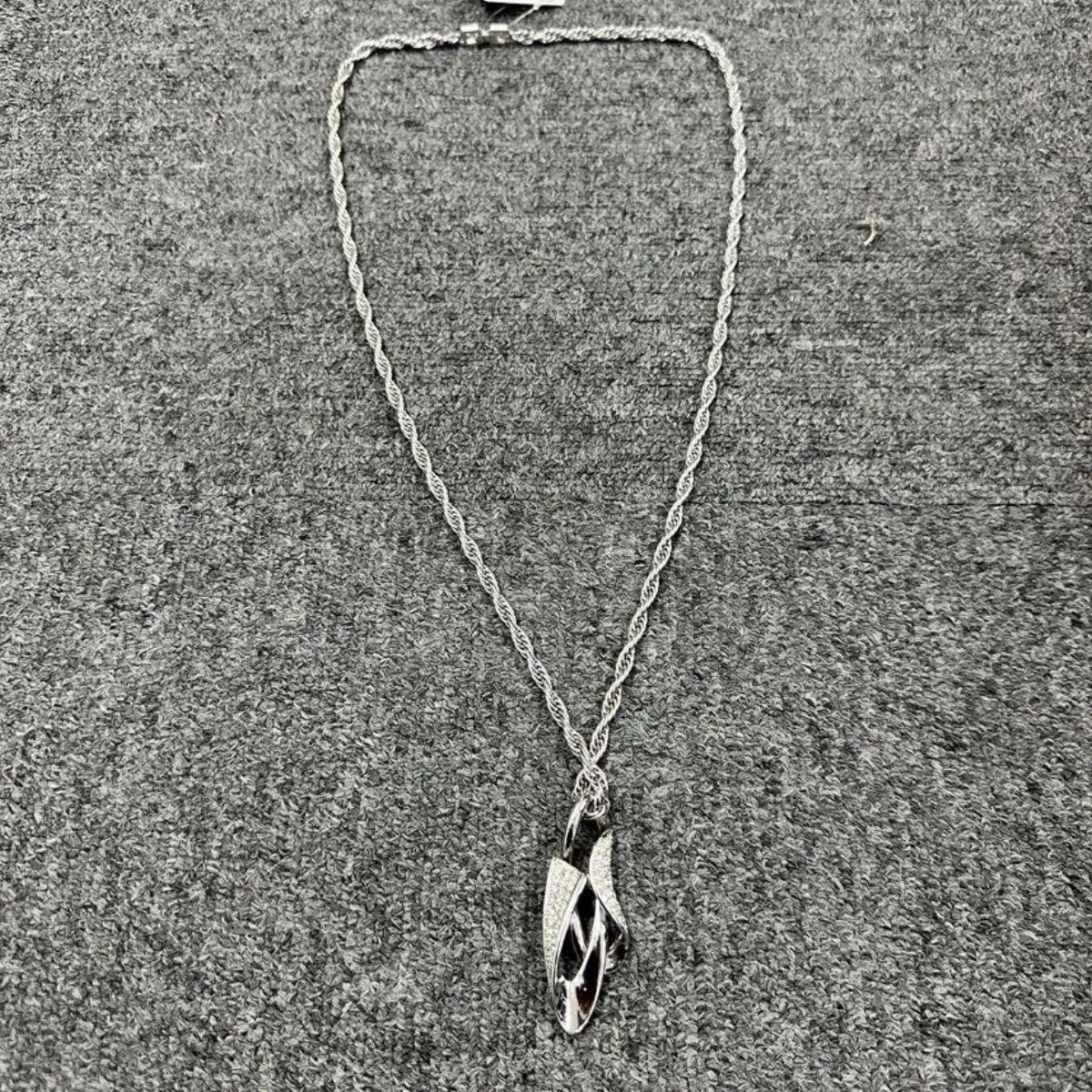 Pre-owned GIVENCHY As Shown Shoulder Bags Rhinestone Chain Necklace 28.3” Silver Tone 10248379