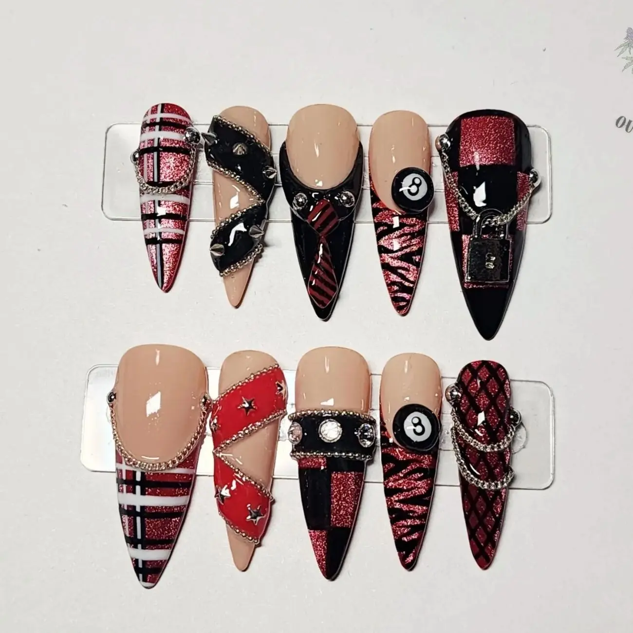 Sk8ter Girl - Y2K Themed Press On Nail Kit