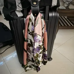 1pc Travel Accessory Clip, Versatile Scarf, Glove & Hat Holder for Luggage and Bags, Stylish Compact Circular Clip for Secure Storage, Luggage Storage Solution