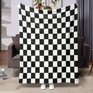 1pc Checkered Pattern Flannel Blanket, Digital Printing Flannel Blanket, Fluffy Microfiber Solid Blankets For Bed Couch Sofa Camping Office, Suitable For All Seasons，Summer air conditioned indoor comfort blanket