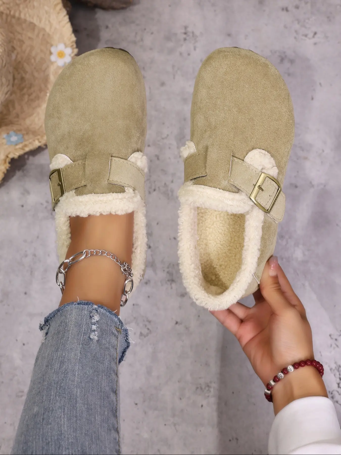 Women’s Soft Brown Cozy Fleece-Lined Slip-On Moccasins – Adjustable Buckle Strap Lazy Flats, Plush Faux Fur Lining & Non-Slip Rubber Sole for Indoor Outdoor Comfort, Classic Stylish Casual Shoes for Walking, Work, School, Daily Wear & Gift