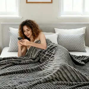 Ultra-Soft Blanket Modern Luxury Living Room Sofa Throw Winter Warmth Thickened Leisure Blanket