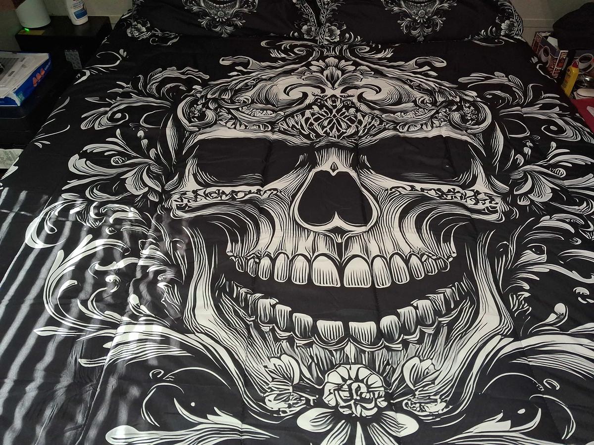 Item: Black & White, Queen