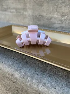 Classic Pearly Pink Medium Claw Hair Clip