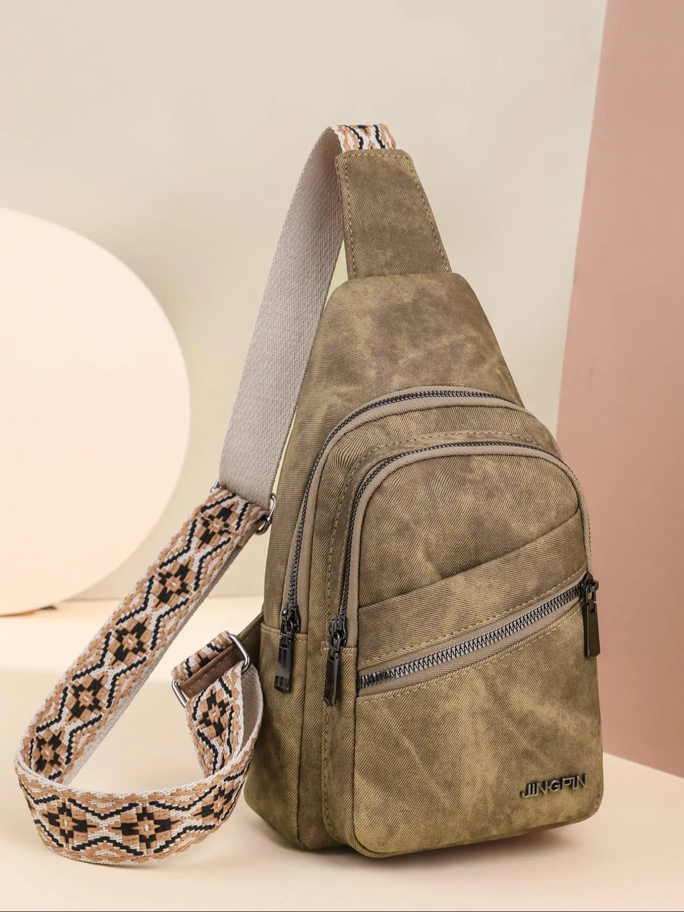 Fashionable women's crossbody bag, small crossbody waist bag, chest bag, Waist hip bag, casual belt bag, Crossbody Belt Bags, Fashion Waist Packs, suitable for travel, suitable for daily use and adventure, durable structure, elegant design, ideal gift