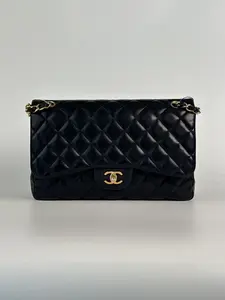 Pre-owned CHANEL Lambskin hand bag Classic Double Flap Black/Gold Quilted
