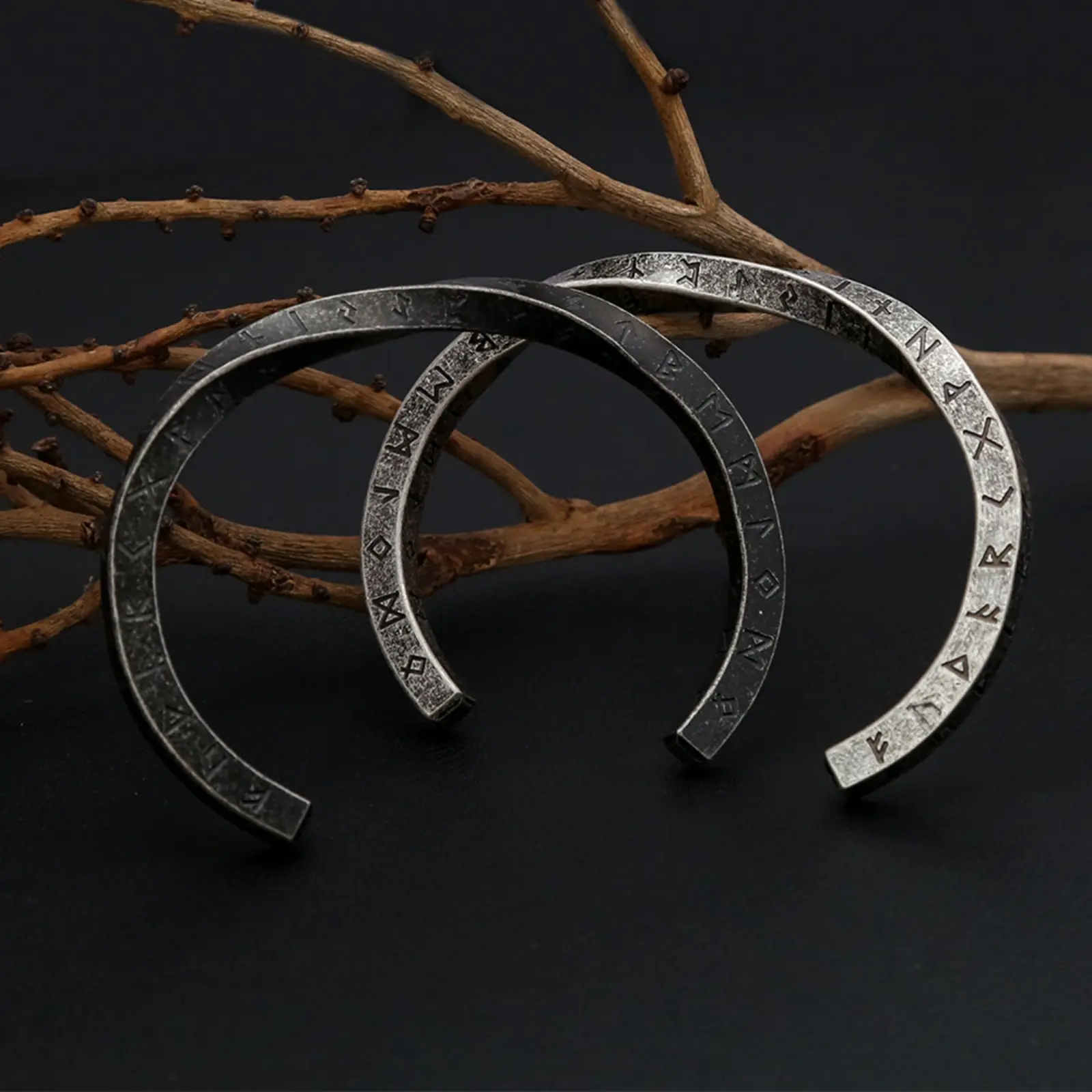 Fashionable retro letter stainless steel open bracelet men's personality versatile titanium steel couple jewelry