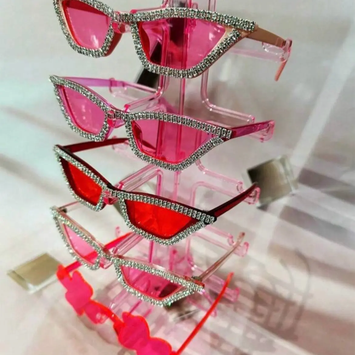 Sunglasses Rack: Clear/Pink Plastic Display Stand