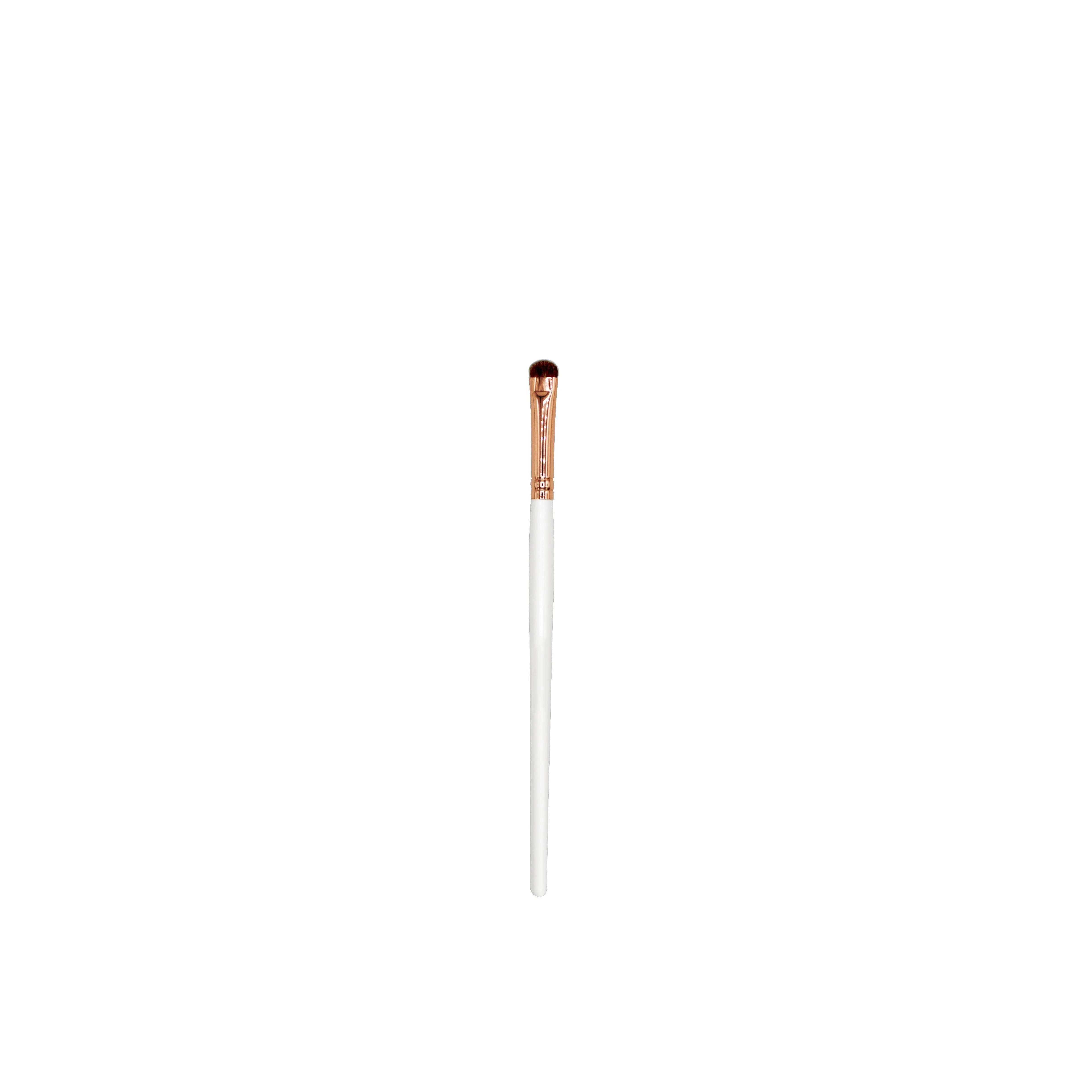The Makeup Shack T61 Small Smudger Brush, Compact Design for Accurate Application, Ideal for Makeup Application