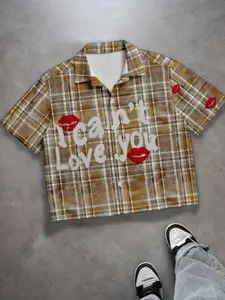 American Retro Street Style Short Plaid Lip Letter Print Shirt, Casual Fashion Top for Men & Women, Trendy Summer Wear Cropped