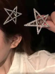 Elegant Rhinestone Star Cutout Hair Clip, Single Piece Duckbill Clamp, Stylish Accessory for All Occasions, Perfect Gift Idea, Super Cute Clips