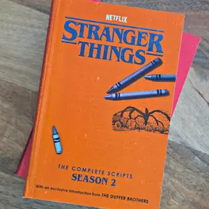 Stranger Things: The Complete Scripts Season 2 by The Duffer Brothers – Official Netflix Paperback Book, max mayfield, mind flayer, demodogs, paperback, collector book